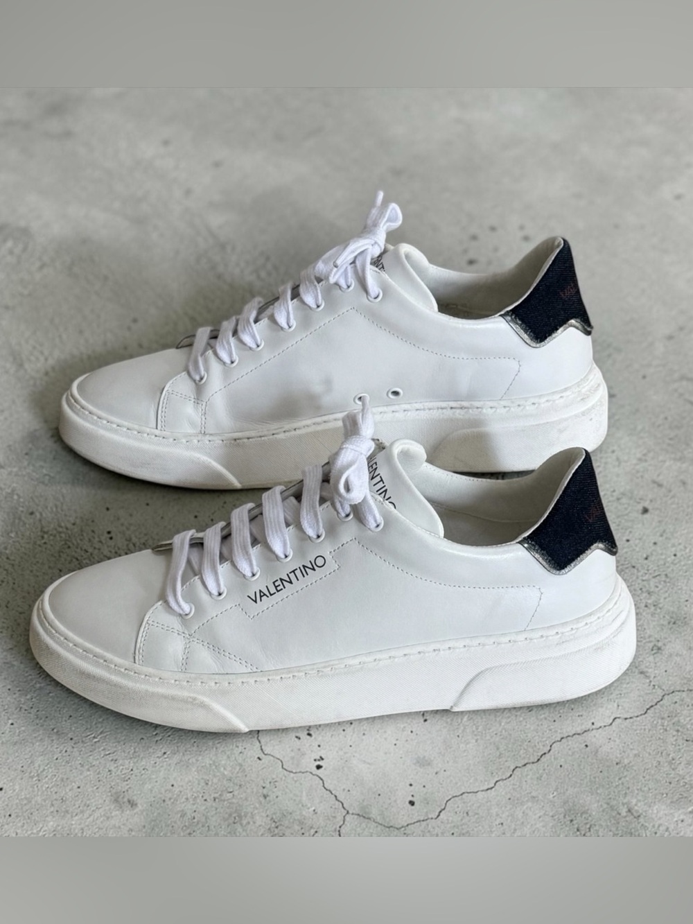 Valentino Garavani Men’s White Leather Low-Top Sneakers with Black Heel Sz 11 44 - Picture 4 of 15